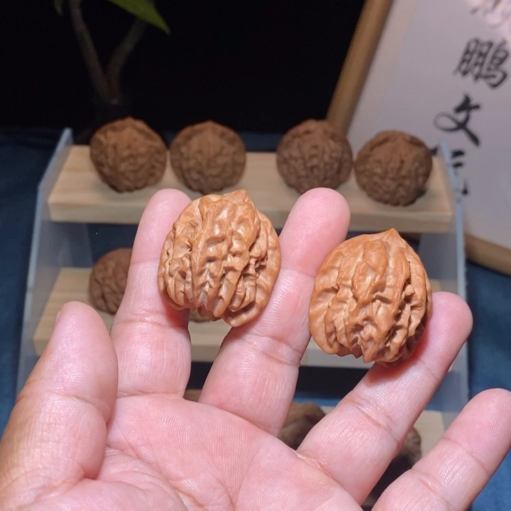 文玩核桃吊坠全品奶龙