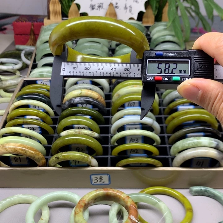合金蛇纹石玉手镯90