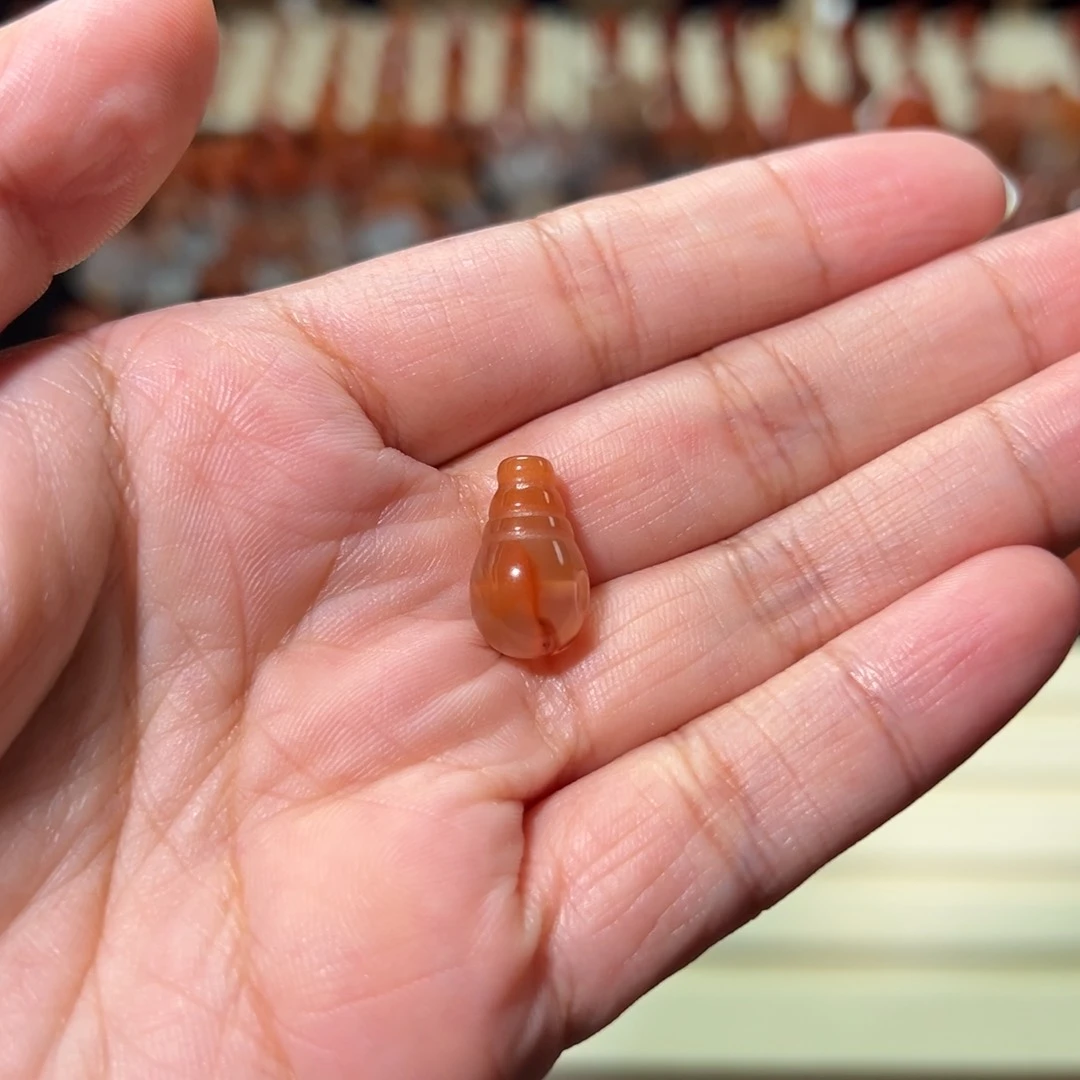 荣***儿南红玛瑙冰飘未镶嵌三通