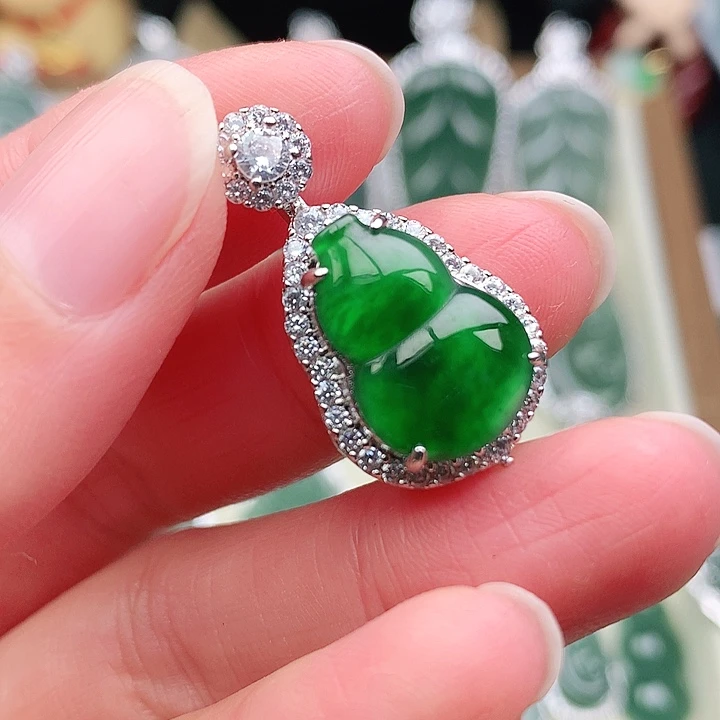 颈饰未镶嵌翡翠吊坠