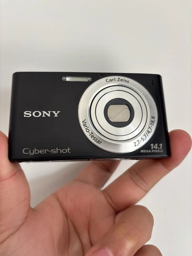 95新 Sony/索尼 索尼W320数码ccd相机，1400万像素和4倍光学变焦