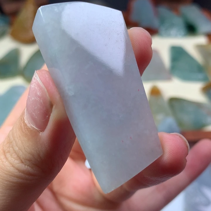 颈饰未镶嵌翡翠好