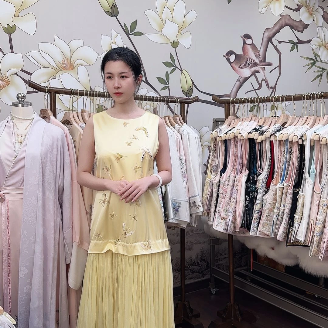 刺绣25.真丝苏绣四季款裙子