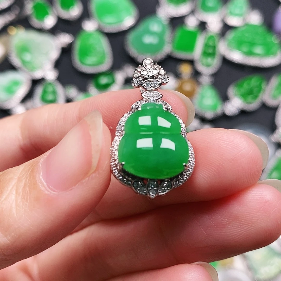 翡翠颈饰18K金镶嵌葫芦