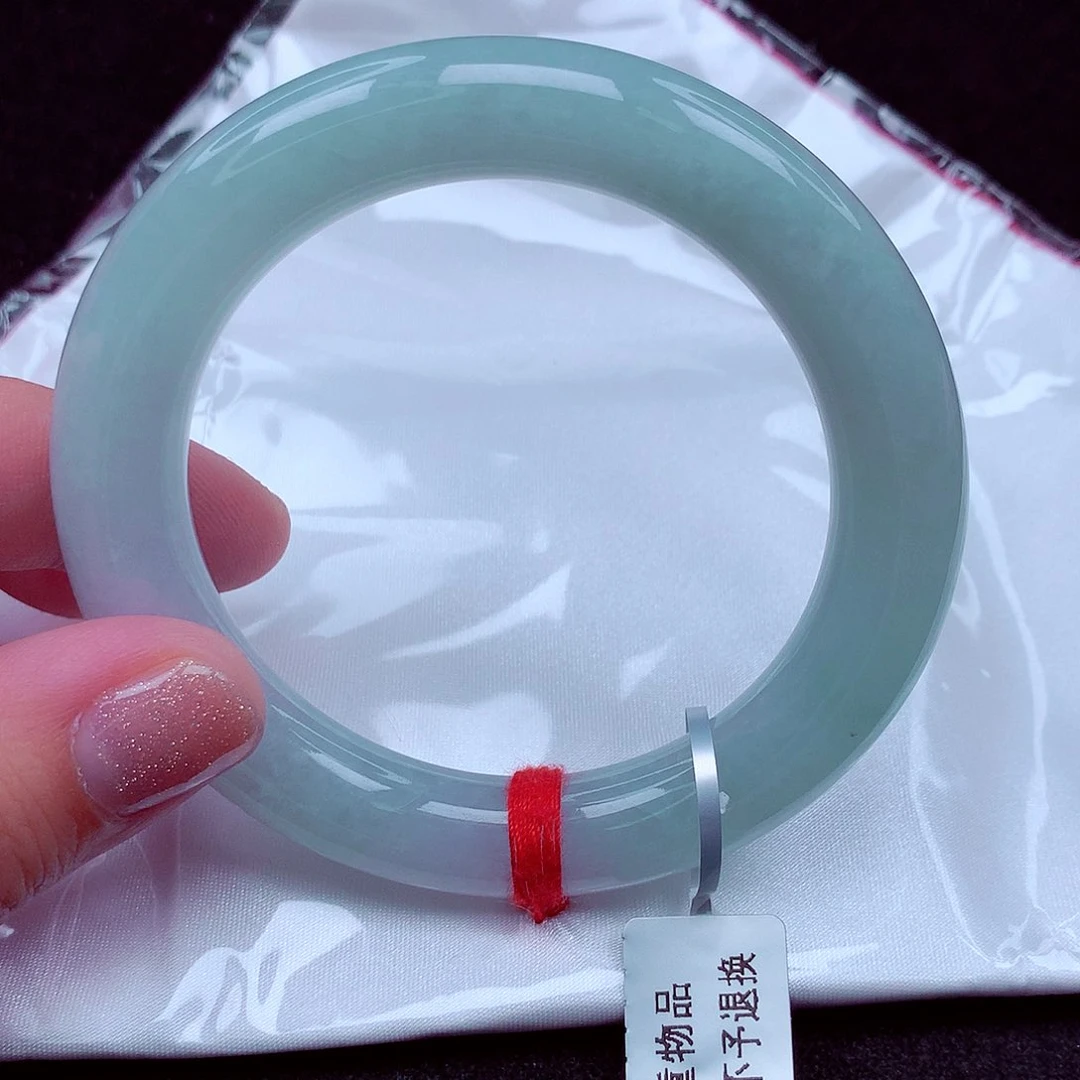 翡翠手镯未镶嵌天然缅甸