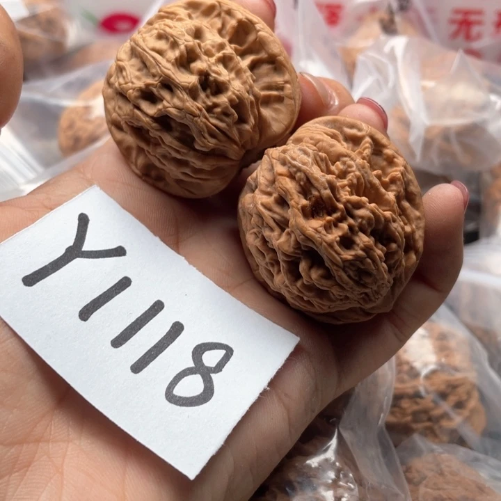 文玩核桃把件虎头