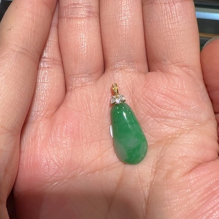 翡翠颈饰18K金镶嵌翡翠