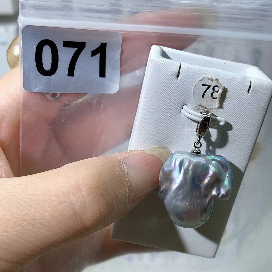淡水珍珠合金颈饰