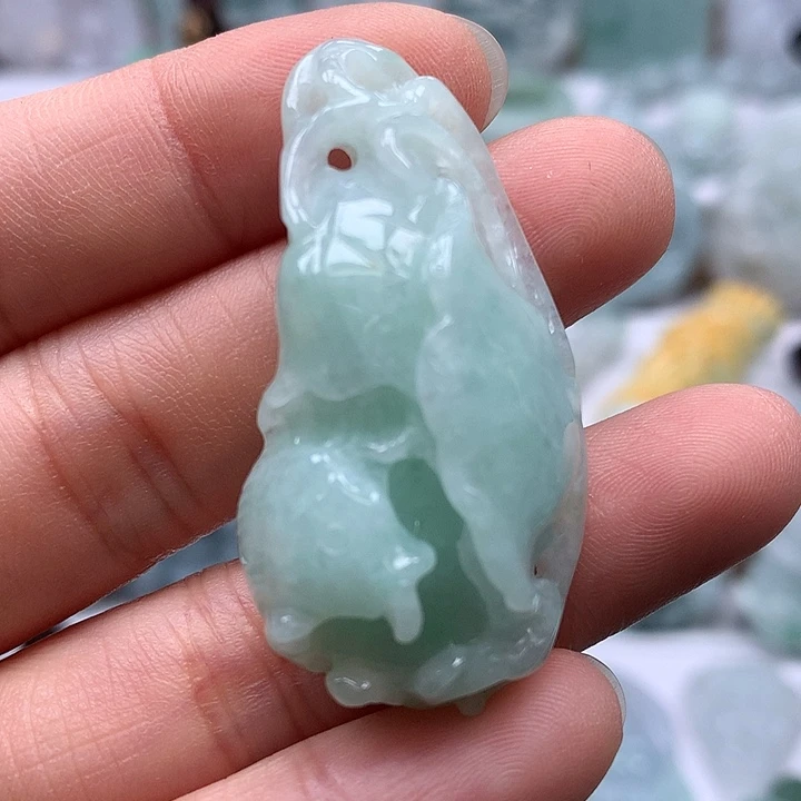 翡翠未镶嵌颈饰和和美美年年有余两面工艺福利卡厚13+