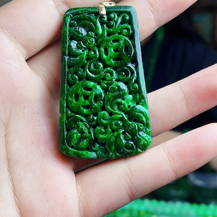 翡翠18K金镶嵌颈饰多样性