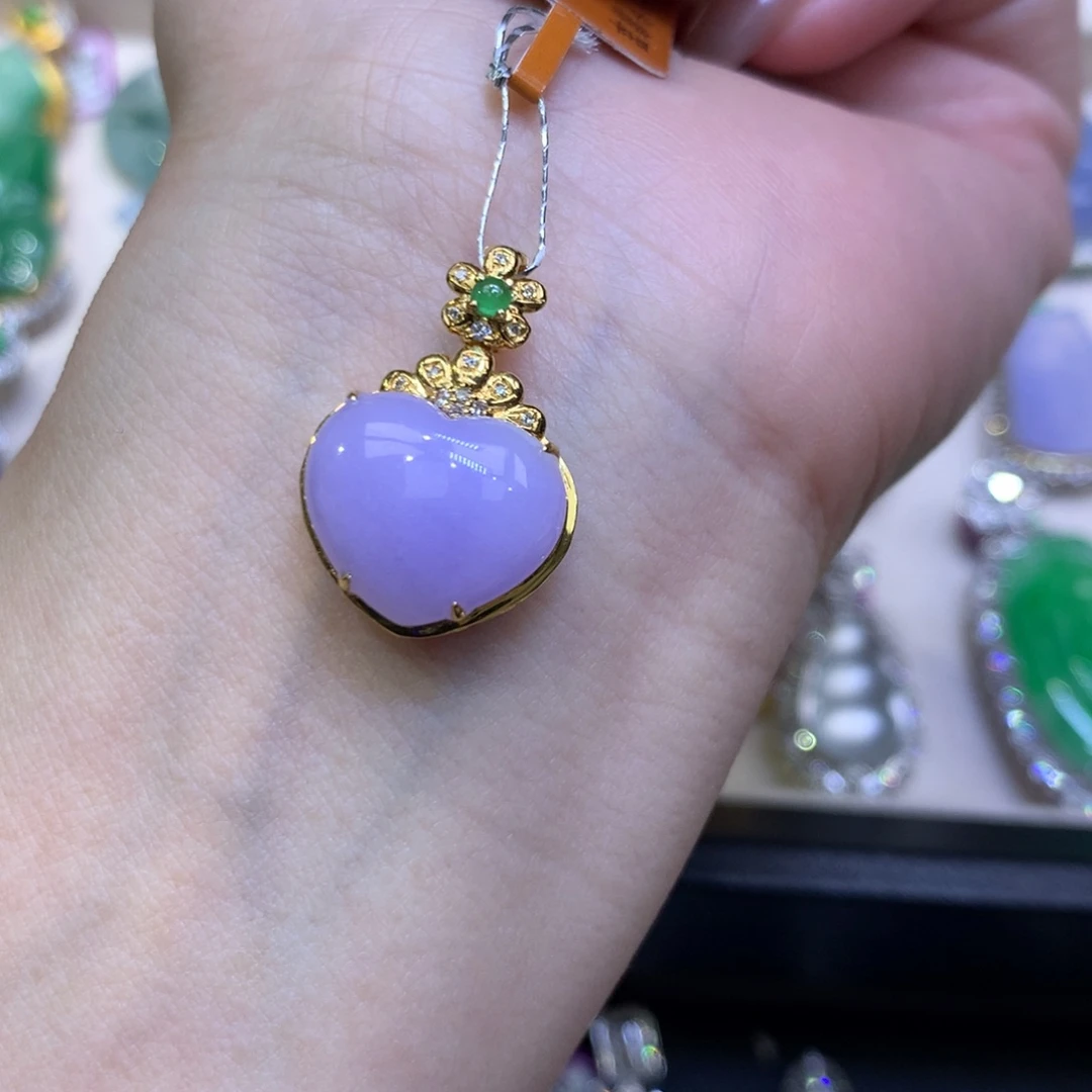 翡翠18K金镶嵌颈饰