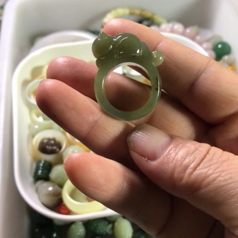 未镶嵌和田玉手机链涵*