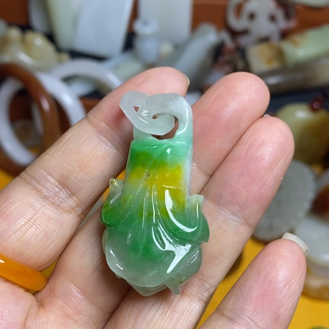 颈饰未镶嵌和田玉（糖玉）