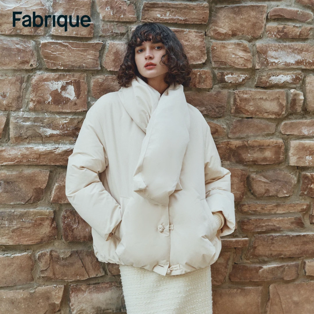 【达人专享】Fabrique新中式盘扣90白鸭绒圆领配围巾羽绒服