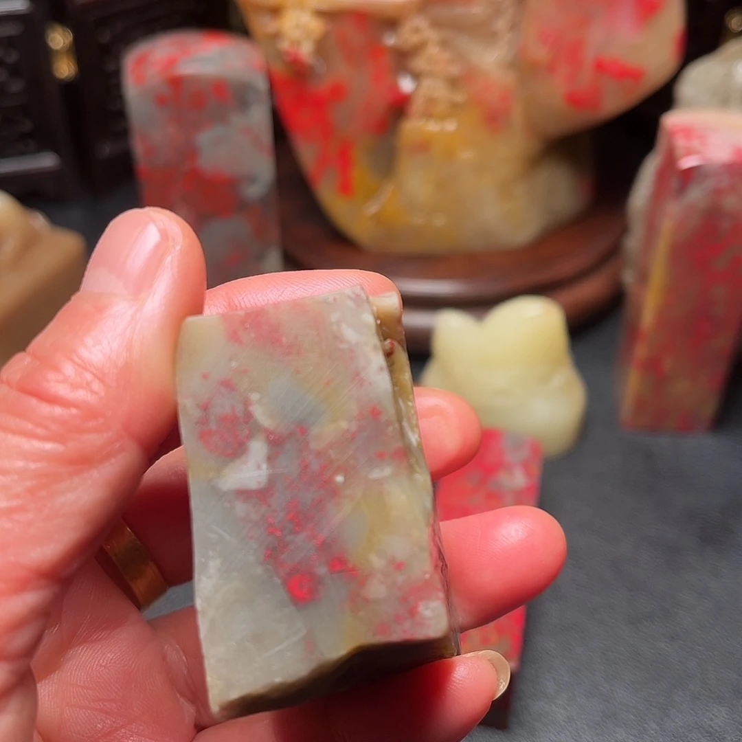 立***学昌化石昌化鸡血石