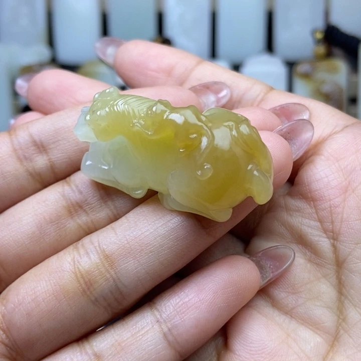 颈饰未镶嵌和田玉库****姐
