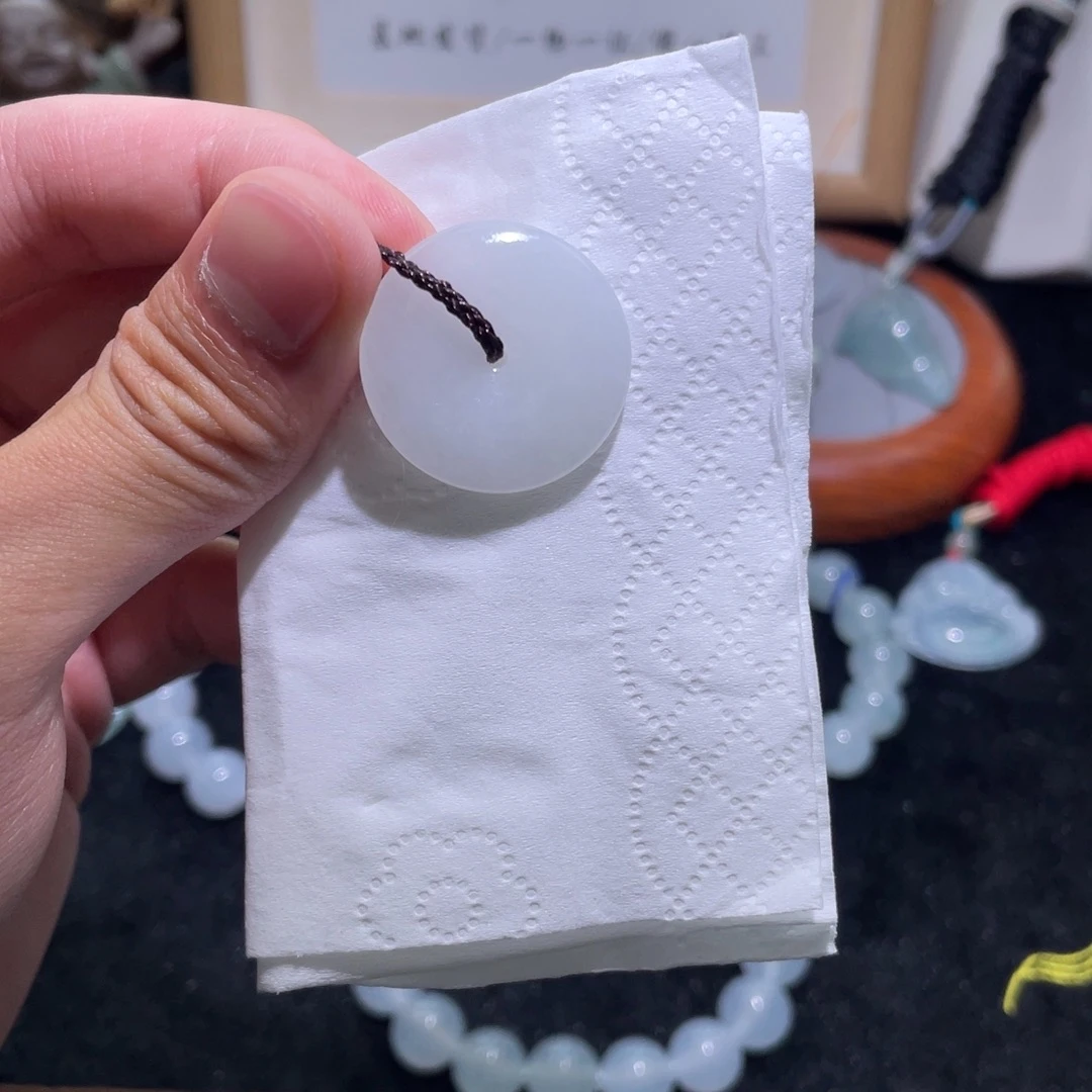 翡翠未镶嵌颈饰吊坠