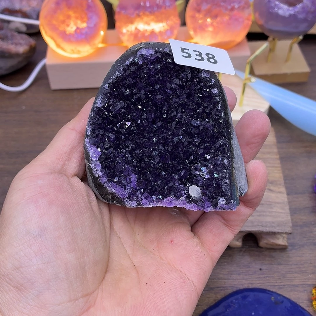 紫晶未镶嵌大型摆件（非配饰）