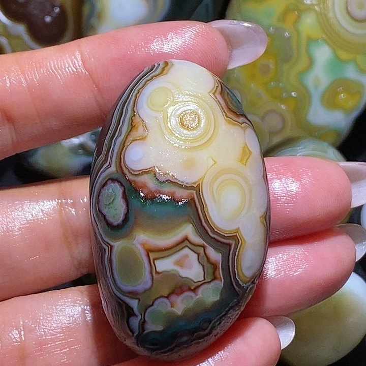 玛瑙/玉髓未镶嵌珠宝奇石49