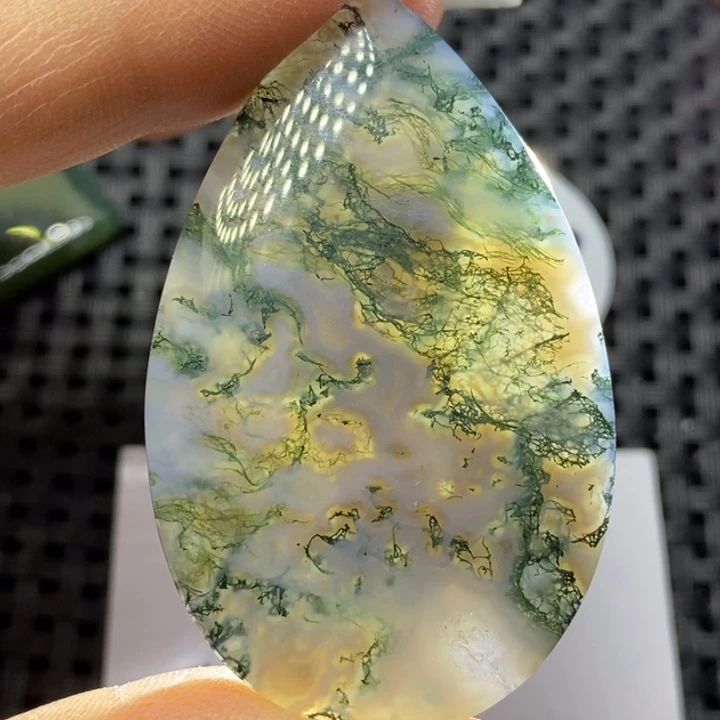 未镶嵌颈饰玛瑙/玉髓思**！