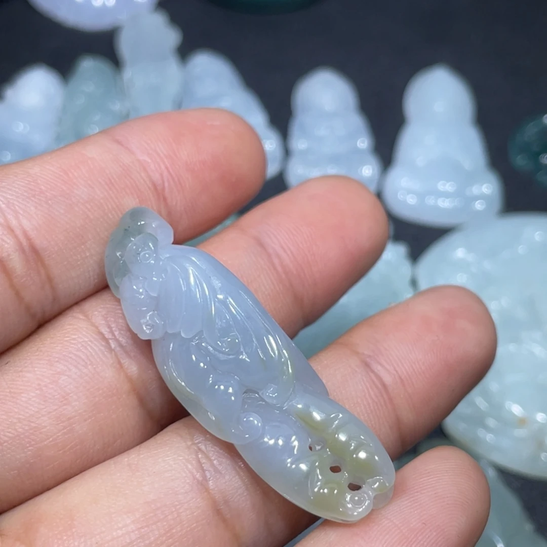 翡翠未镶嵌颈饰12