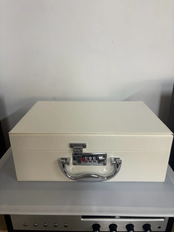 99新  手提式密码箱（库存产品默认瑕疵）