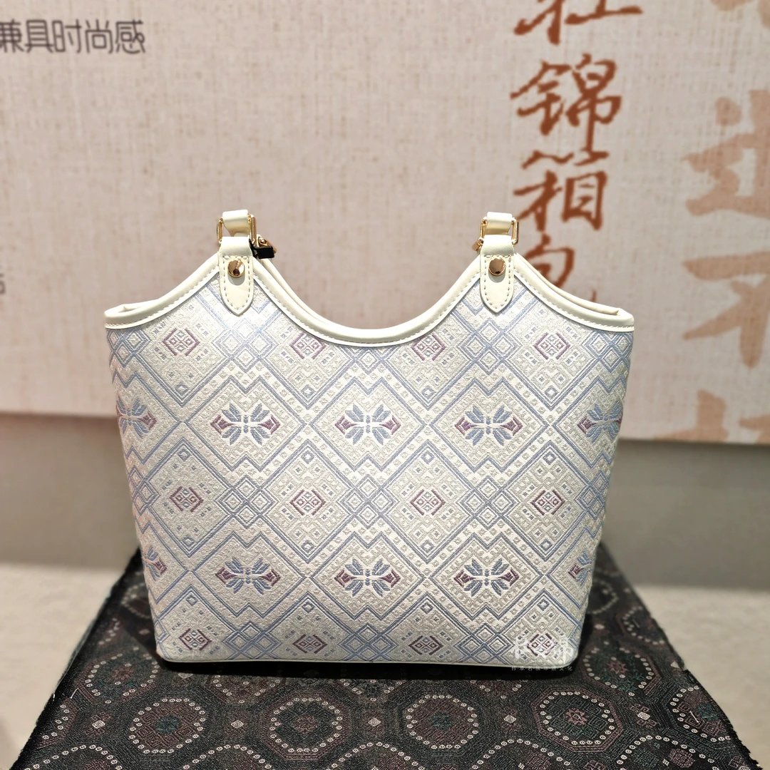 广西非遗壮锦银白蝴蝶菜篮子包包单肩包日常百搭款B5038