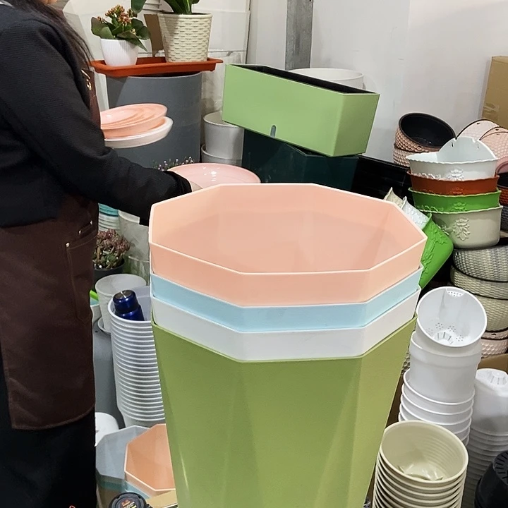 塑料FC270口26.5高24混色4只带拖