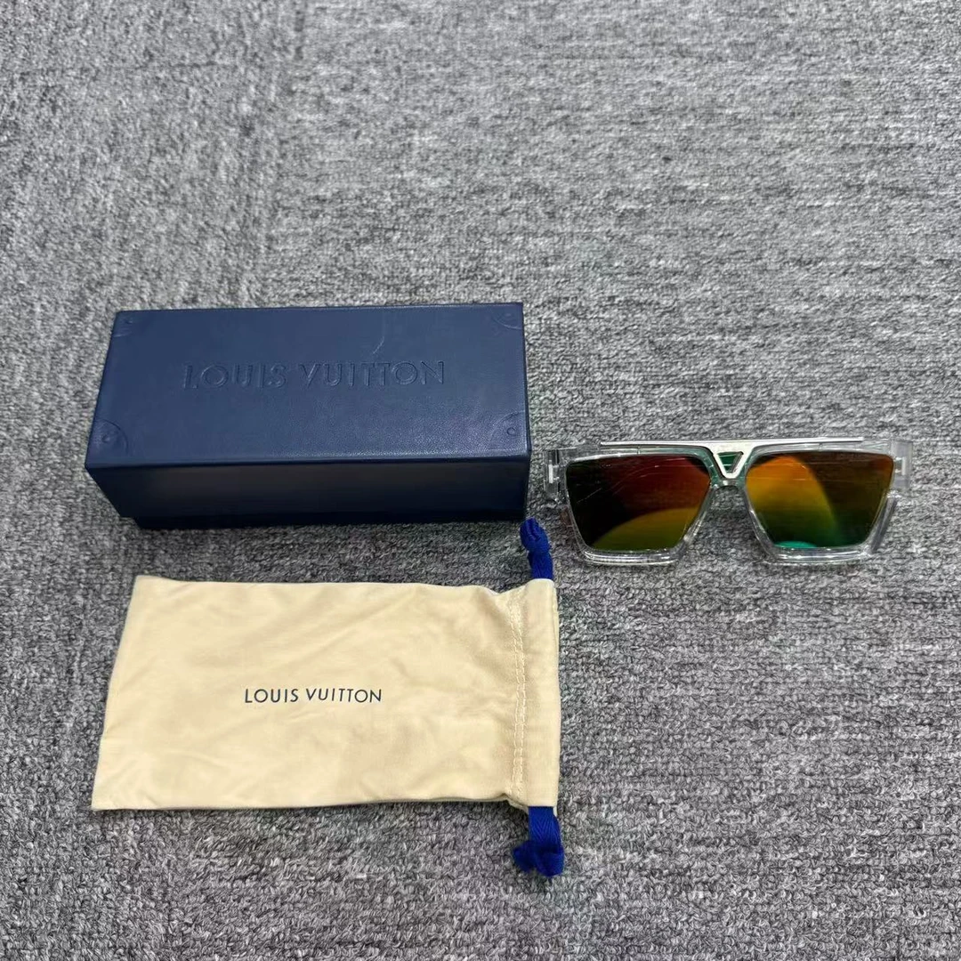 99新 LouisVuitton/路易威登 彩色太阳墨镜/均码/17077