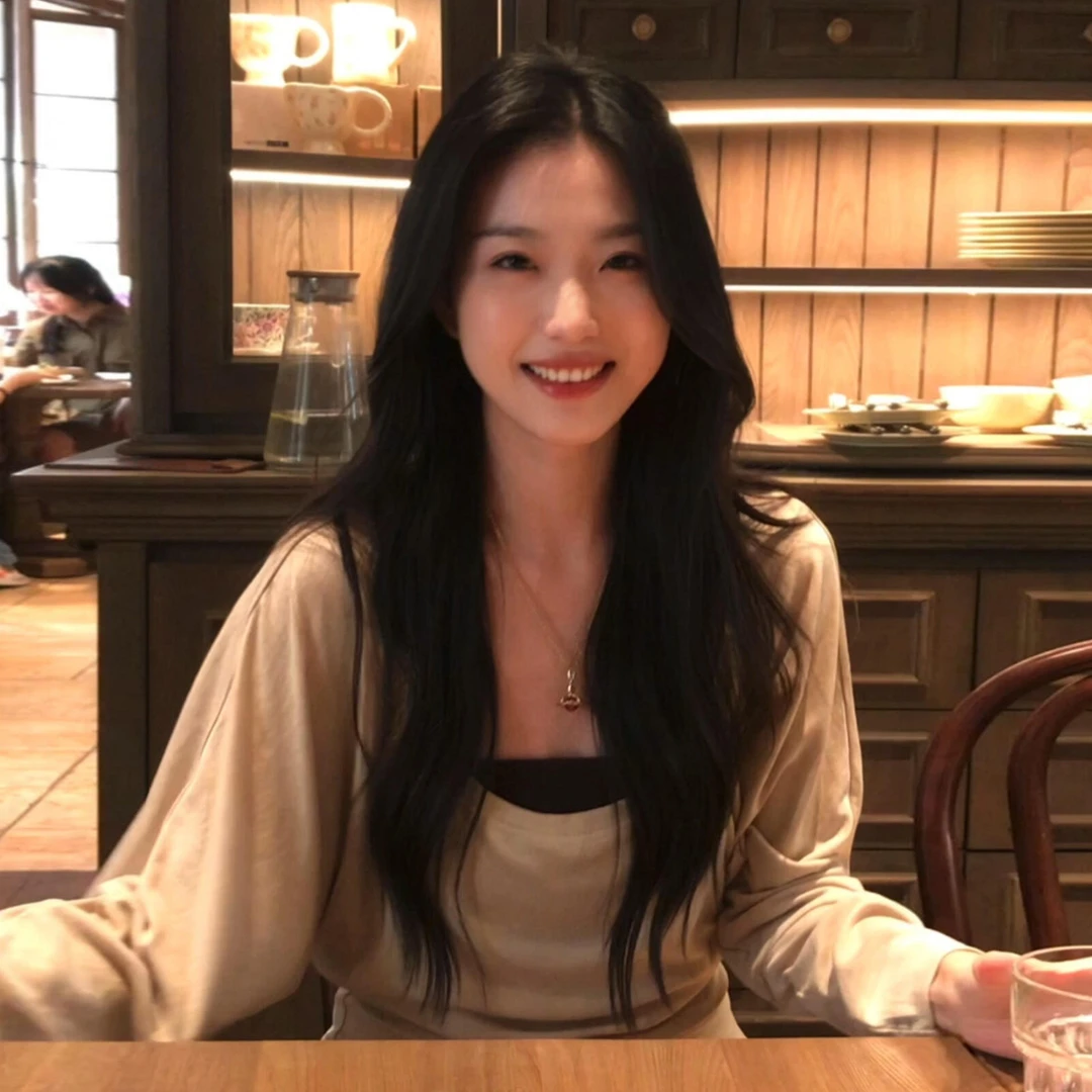法式挂脖吊带包臀连衣裙子女早秋装2026新款小个子气质搭配一整套