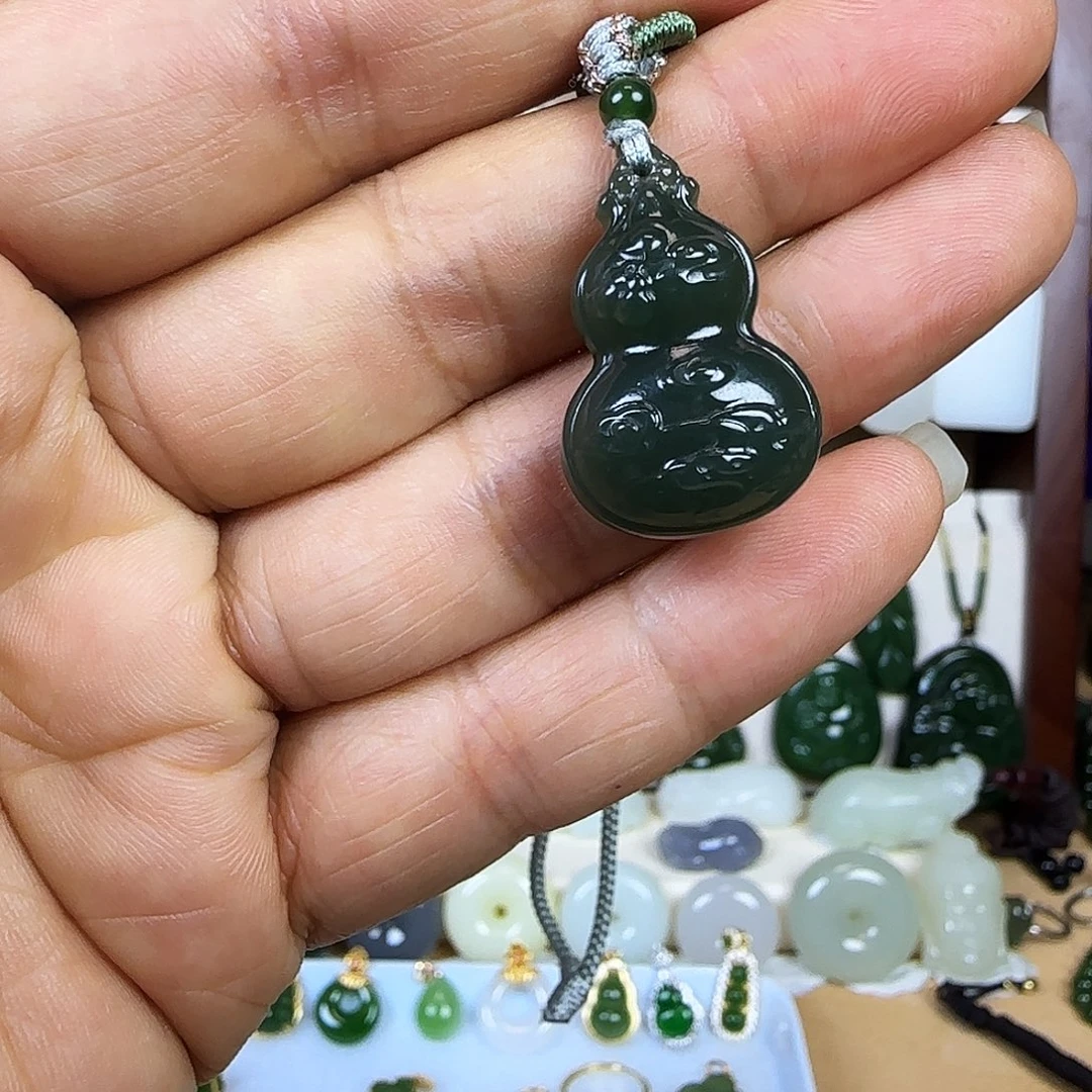 和田玉未镶嵌吊坠(不含链)