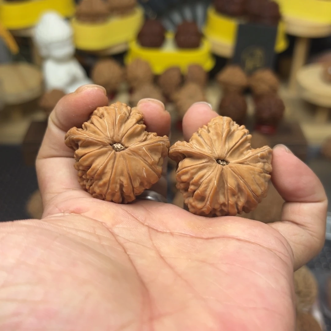 文玩核桃把件宽全品40山地磨盘顺风耳