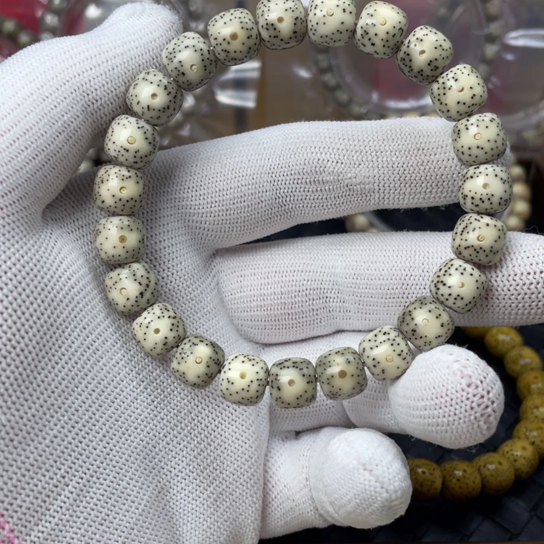 雷***欧星月菩提吊坠10*9月朗星稀石玉料