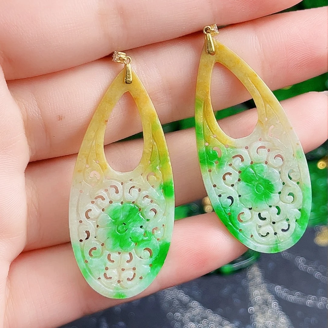 颈饰18K金镶嵌翡翠多样性