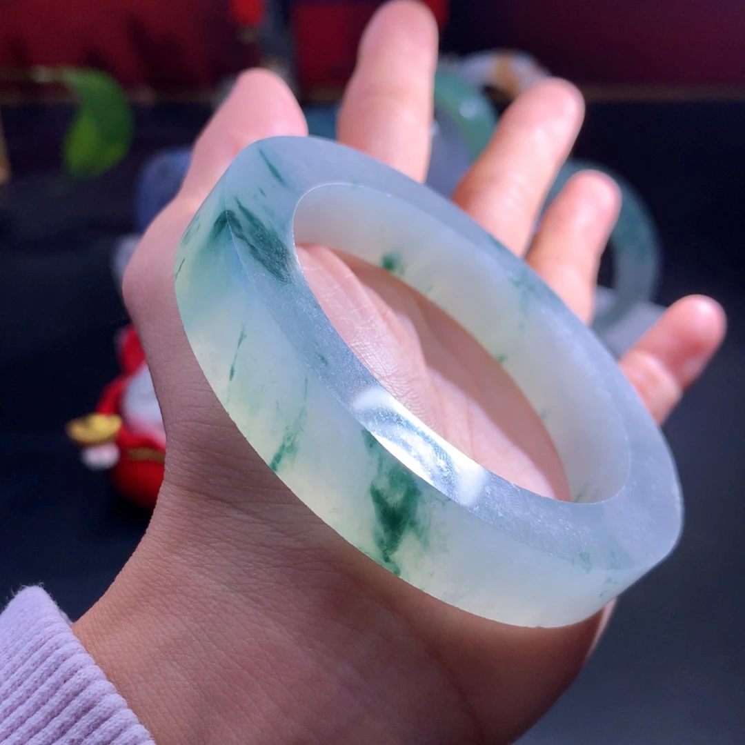 定制翡翠未镶嵌翡翠手镯