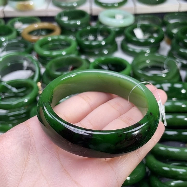 和田玉（碧玉）手镯未镶嵌