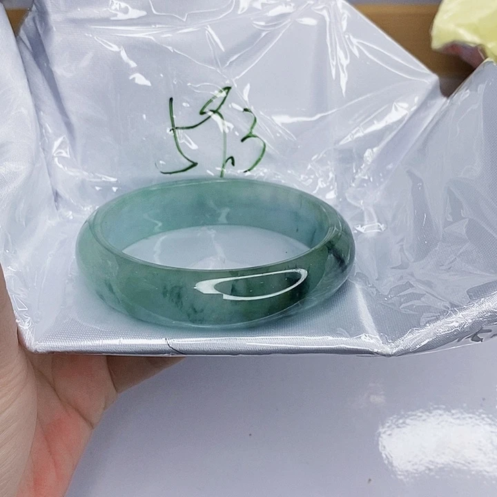 翡翠手镯未镶嵌一图一物实物为准