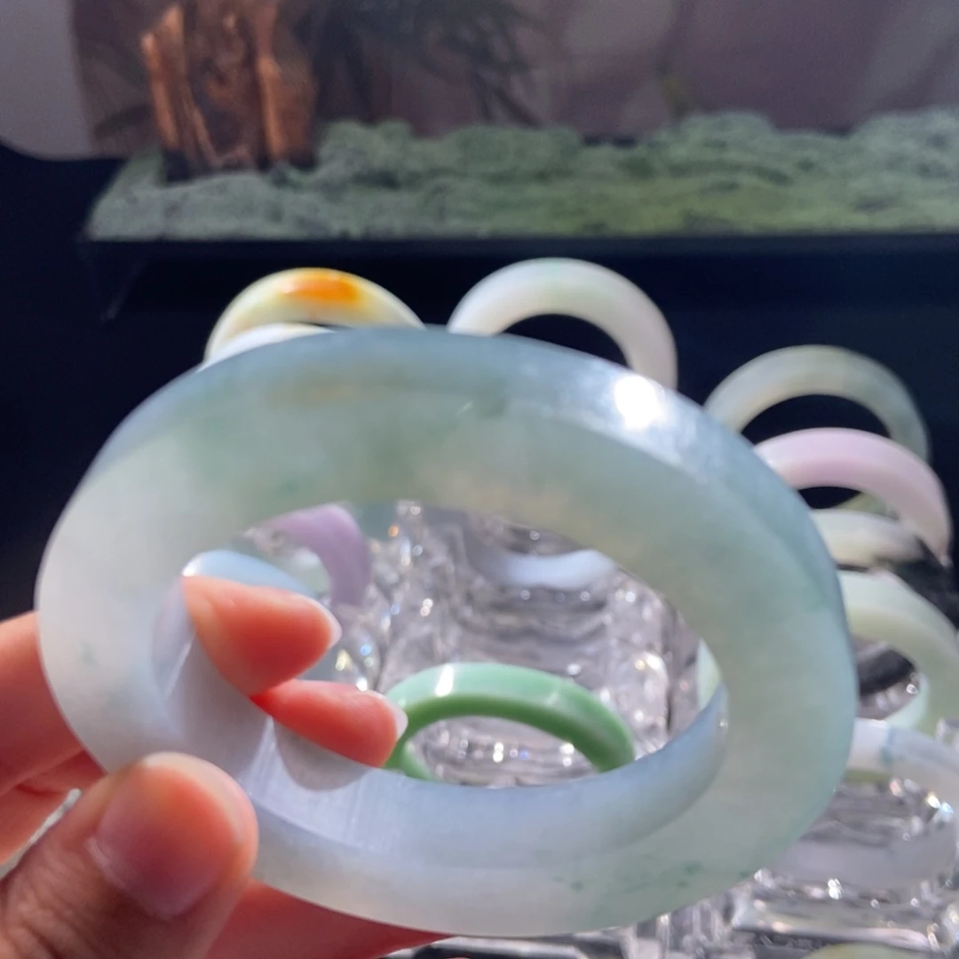 钮***妃定制翡翠未镶嵌翡翠手镯