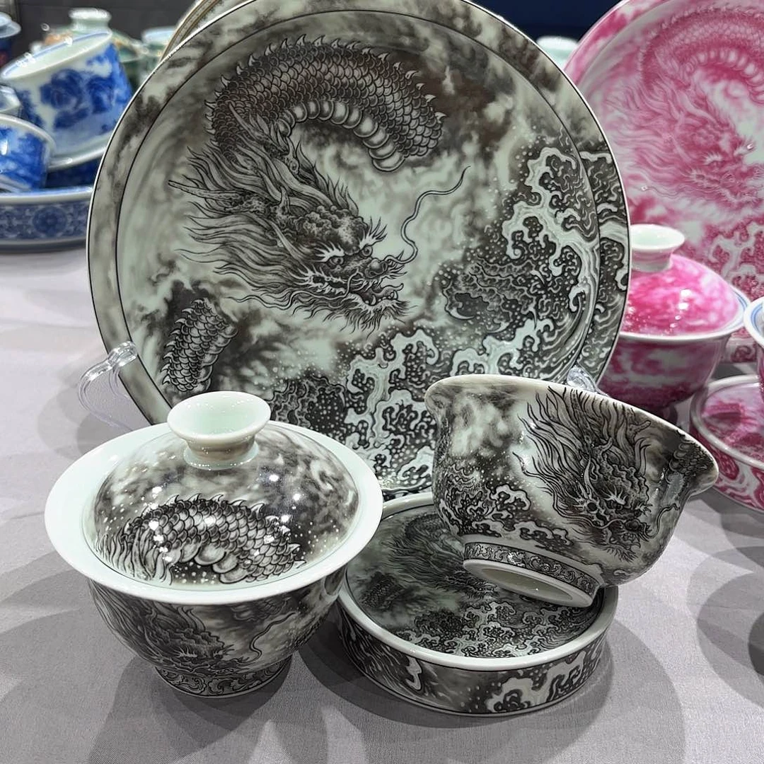 瓷片景德镇瓷器精品陈列