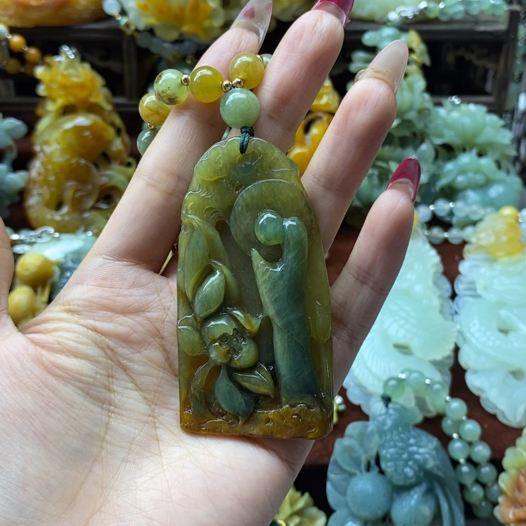 蛇纹石玉颈饰未镶嵌