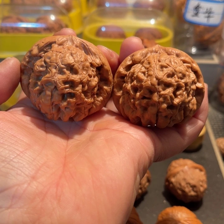 文玩核桃把件龙鼎50