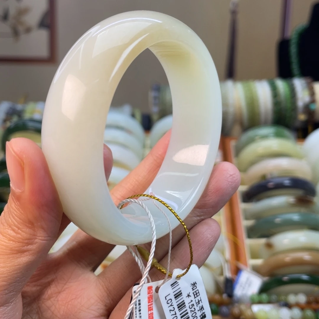 和田玉未镶嵌手镯