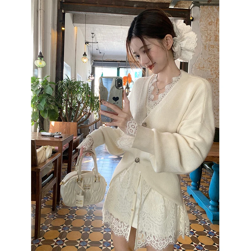 2025新款女士早春穿搭韩系V领毛衣外套蕾丝长袖针织开衫气质上衣