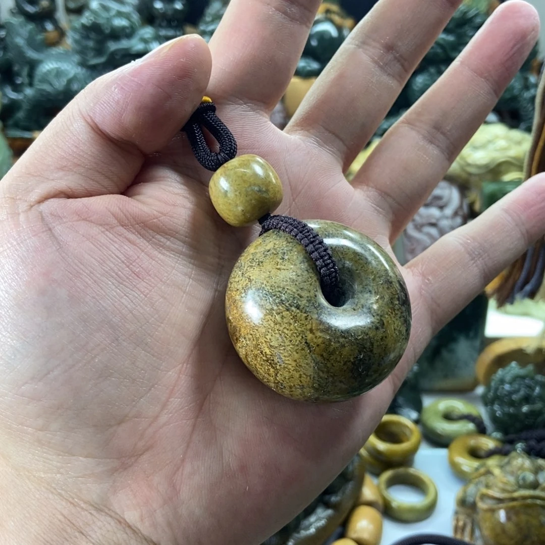 岫岩河磨玉（透闪石质玉）未镶嵌把件