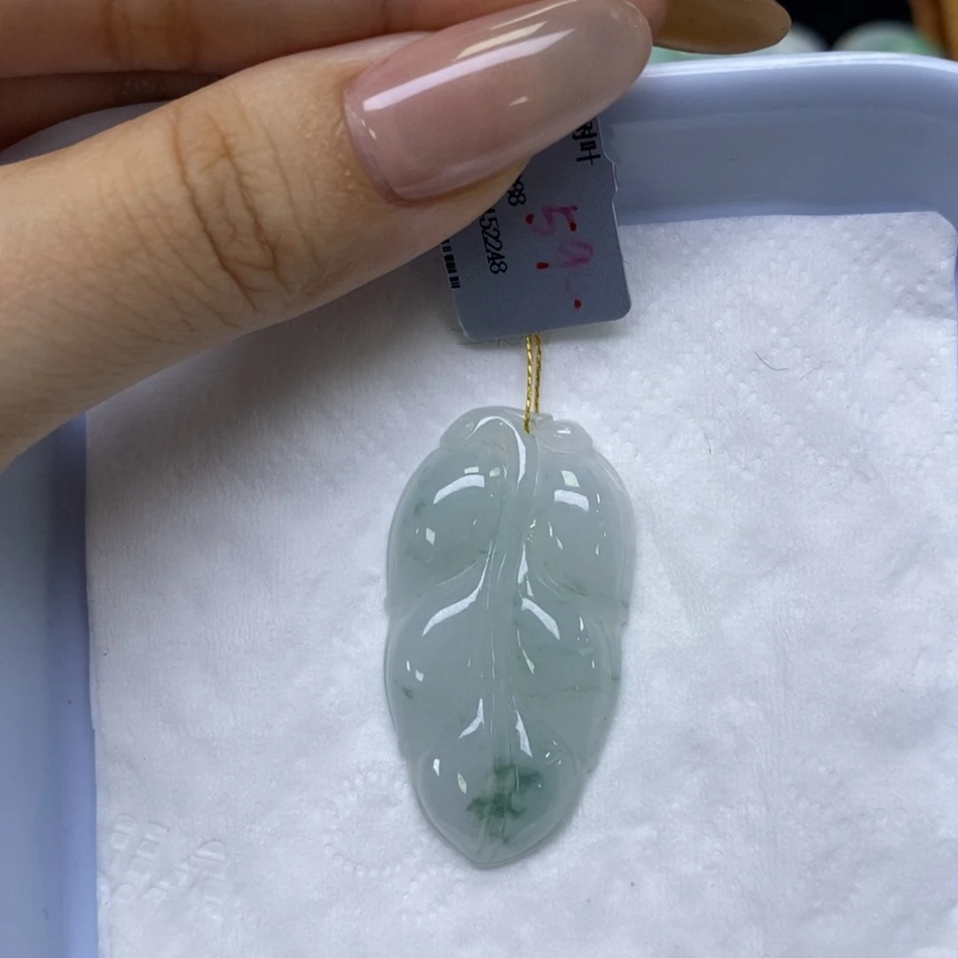 颈饰未镶嵌翡翠叶子