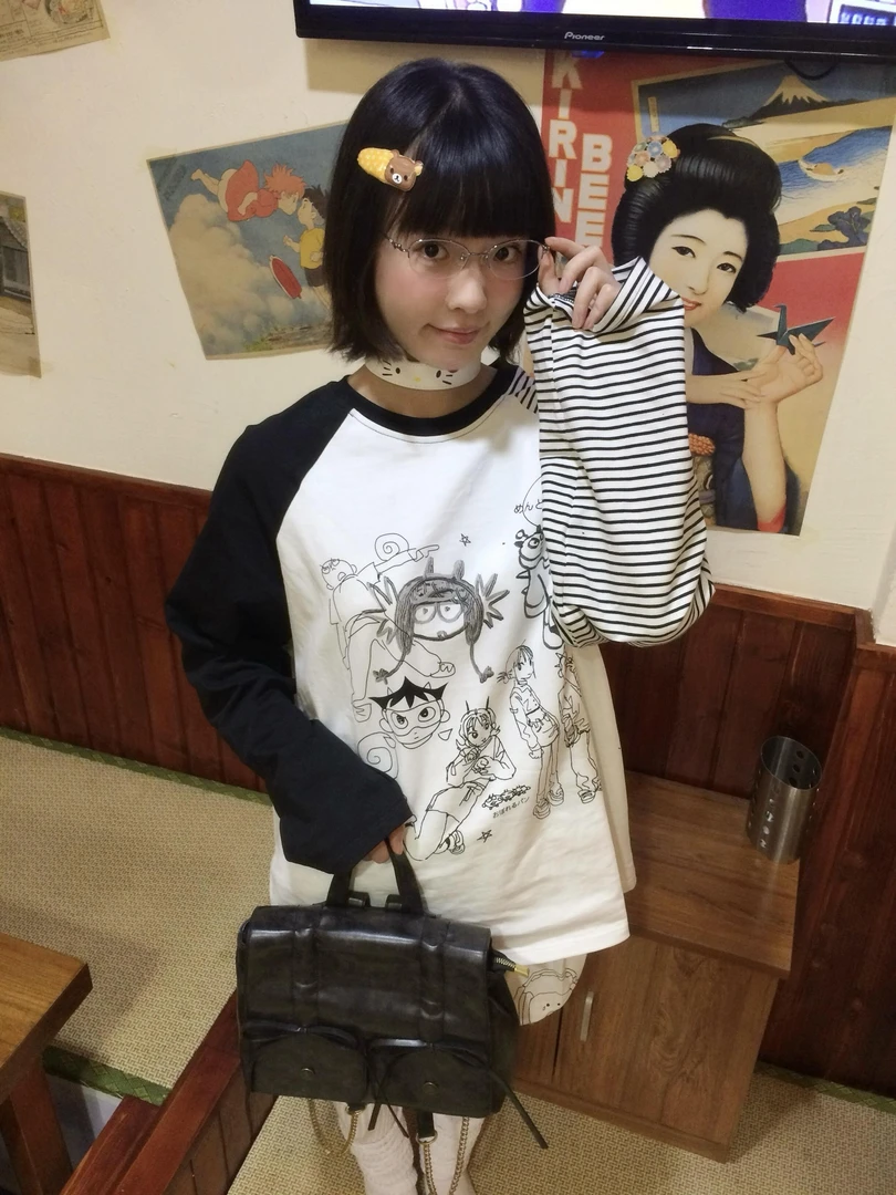 日系小个子撞色手绘卡通印花长袖T恤女秋季薄款宽松休闲纯棉上衣