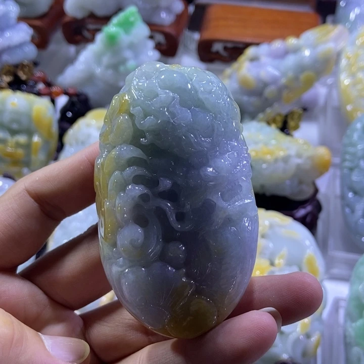 翡翠未镶嵌把件龙