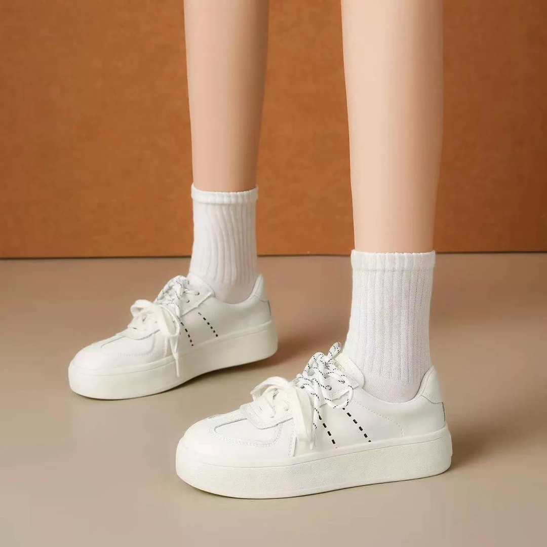 6752简约百搭轻奢风低帮板鞋