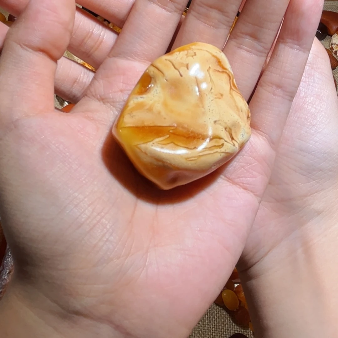 琥珀颈饰未镶嵌蜜蜡瓷白单颗（打孔不退换）