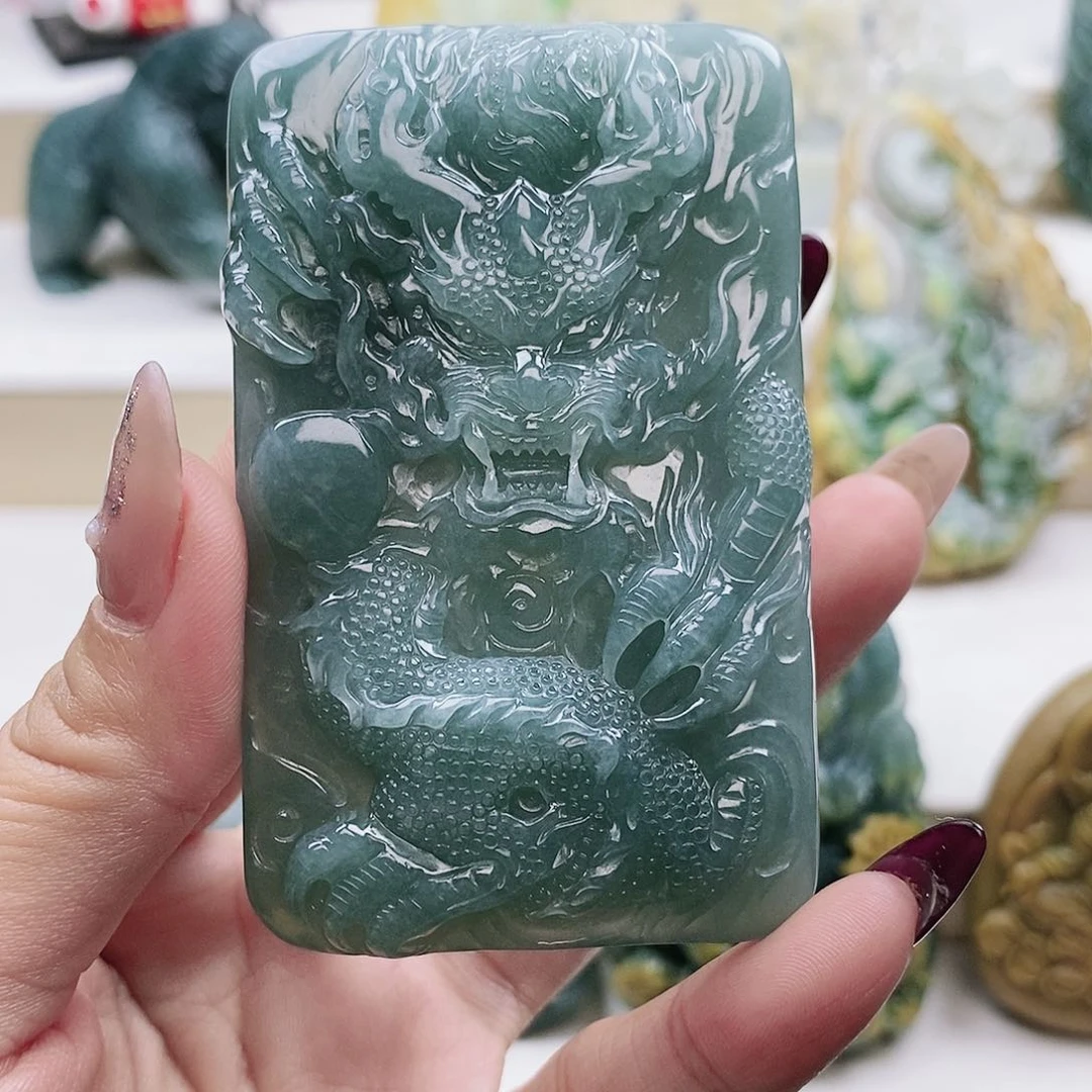 颈饰未镶嵌翡翠龙牌
